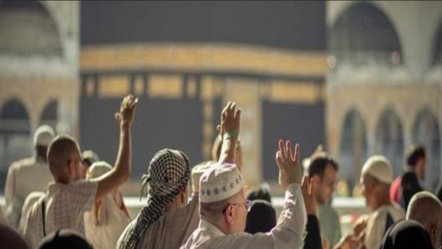 حجاج ضيوف برنامج خادم الحرمين الشريفين للحج يتمّون نسكهم بطواف الوداع