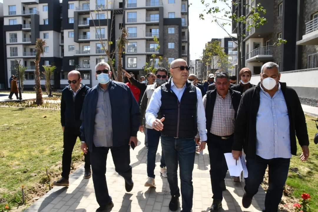 بالصور..وزير الإسكان يتفقد المشروعات السكنية المتنوعة بمدينة المنصورة الجديدة للوقوف على سير العمل ومتابعة الموقف التنفيذى