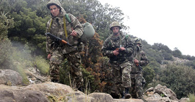 وزارة الدفاع الجزائرية: إرهابى يسلم نفسه للسلطات العسكرية بولاية تمنراست