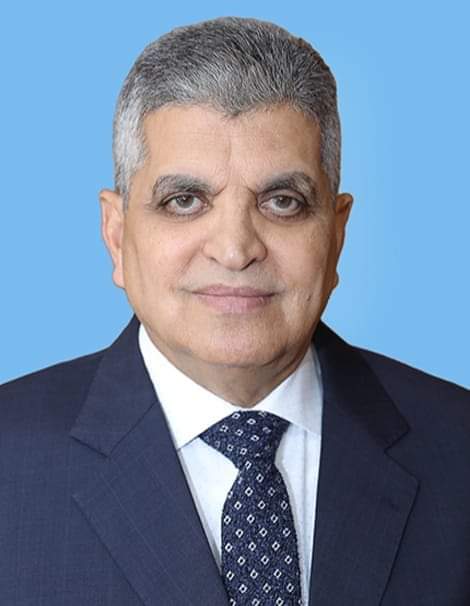 الفريق أسامة ربيع:" زيادة رسوم العبور لجميع أنواع السفن العابرة للقناة بنسبة 15 % فيماعدا سفن الصب الجاف والسفن السياحة