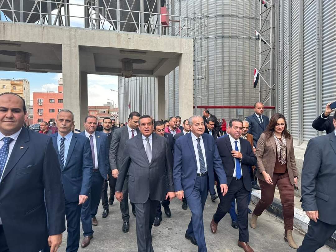 وزيرا التنمية المحلية والتموين ونائب محافظ البحيرة يتفقدوا صومعة غلال دمنهور  