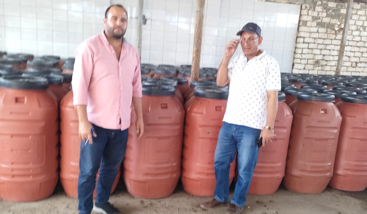 تموين البحيرة ... ضبط 3000 قطعة حلوى منتهية الصلاحية و20طن مخلل مجهول المصدر 