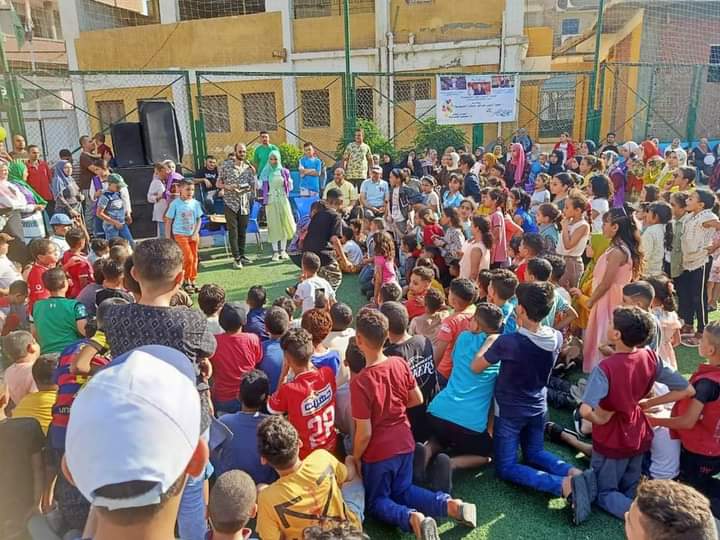 تزامنا مع الذكرى العاشرة لثورة 30 يونيو "أغانى وطنية واحتفالات "ضمن ثالث أيام مبادرة العيد أحلى بمراكز الشباب"