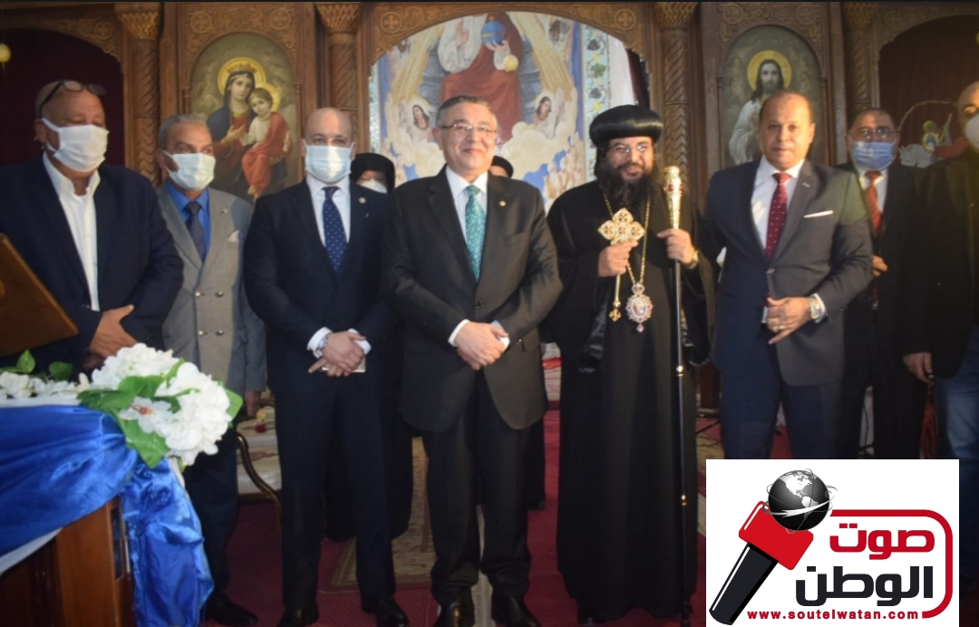محافظ البحر الأحمر في زيارة لكنيسة الدهار بمدينة الغردقة، لتهنئة الأقباط بعيد الميلاد المجيد