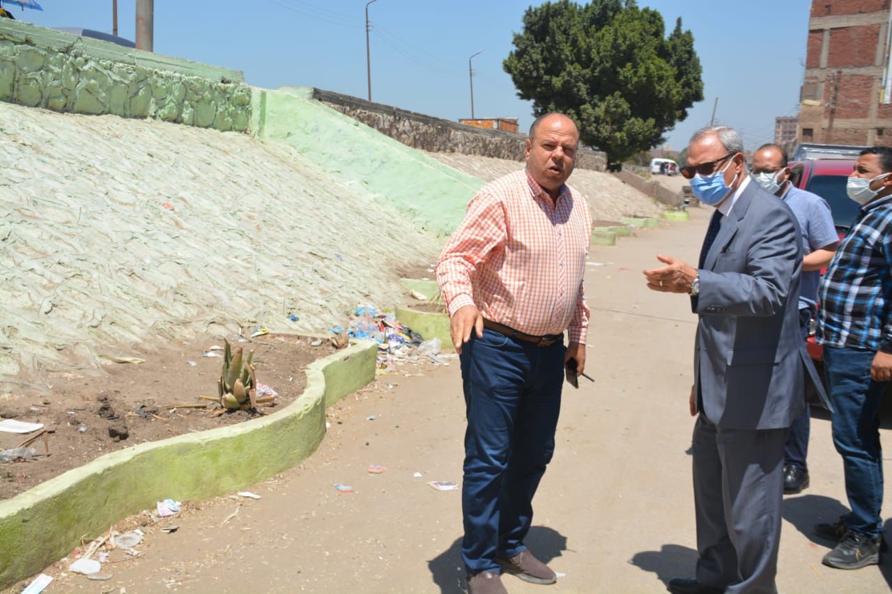 محافظ القليوبية يقوم بجولة لتفقد الأعمال النهائية من رصف نفق وطريق الشموت ويطمئن على مستوى النظافة العامة والتجميل ورفع الإشغالات بمدينة بنها 