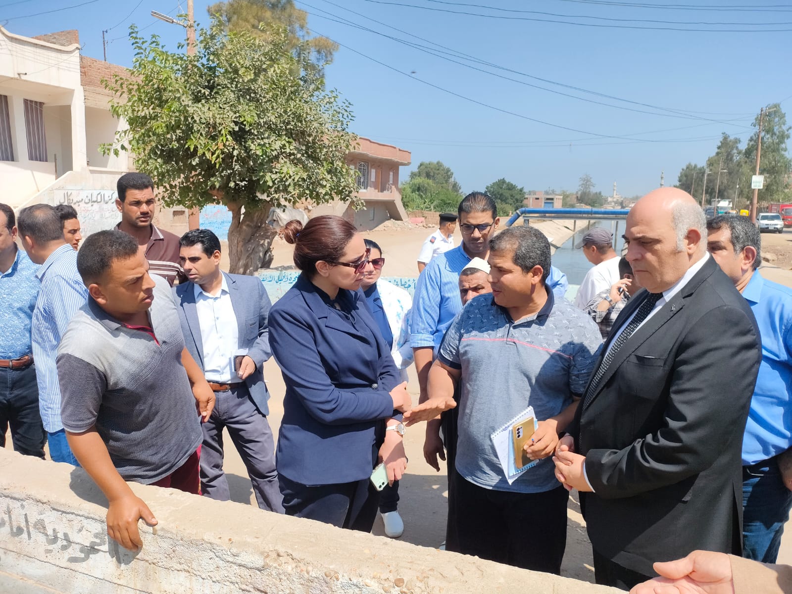 نائب محافظ البحيرة تستقبل وزير الموارد المائية والرى لتفقد عدد من مشروعات الرى الجارى تنفيذها على أرض المحافظة   