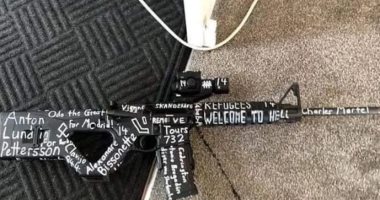 مرتكب هجوم نيوزيلندا كتب أسماء مجرمين نازيين على أسلحته