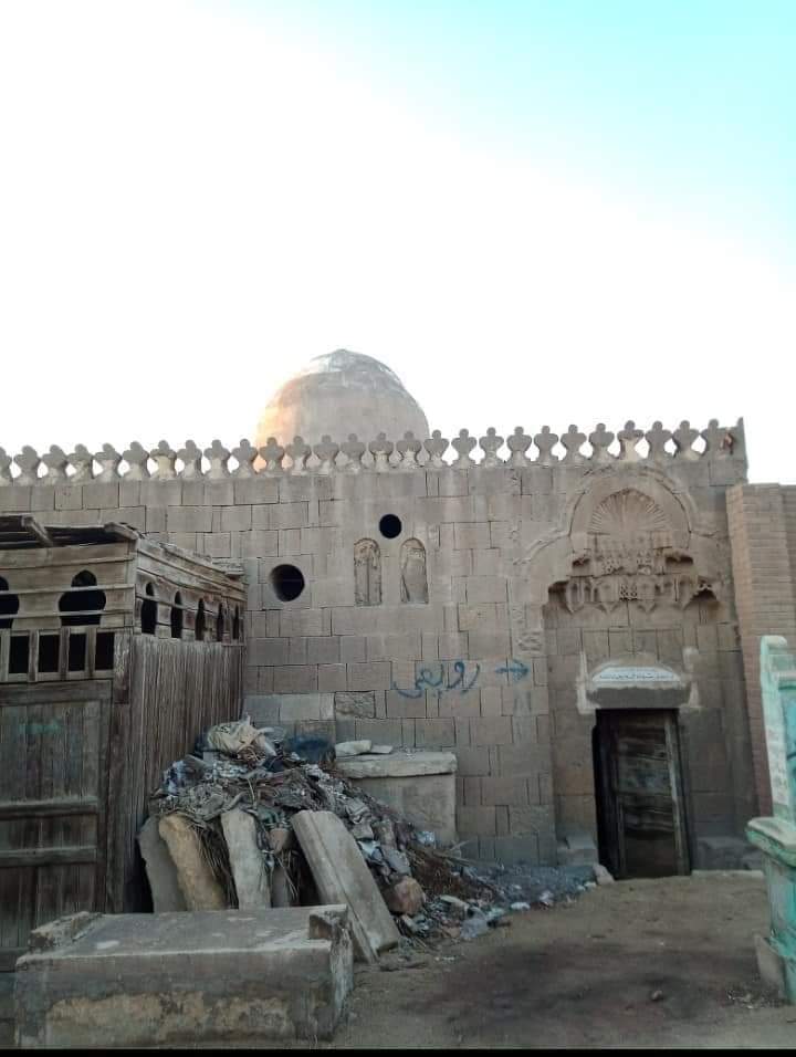 قبة السحيمى بقرافة باب الوزير " أثر غير مسجل " ...