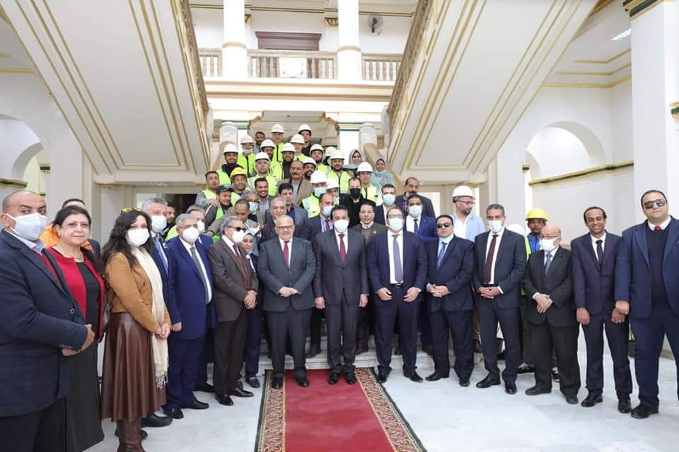 وزير التعليم العالي ورئيس جامعة القاهرة يتفقدان سير العملية التعليمية بجامعة القاهرة