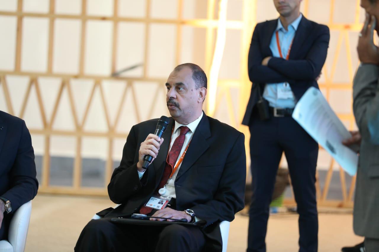 بالصور : وزيرة التنمية المحلية ومحافظ سوهاج يشهدان جلسة التنمية