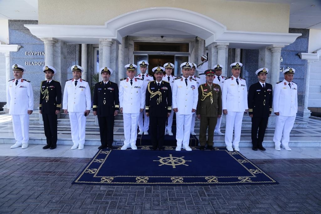 مصر وسلطنة عُمان تبحثان سبل تعزيز التعاون والتنسيق المشترك في مجالات البحرية العسكرية 