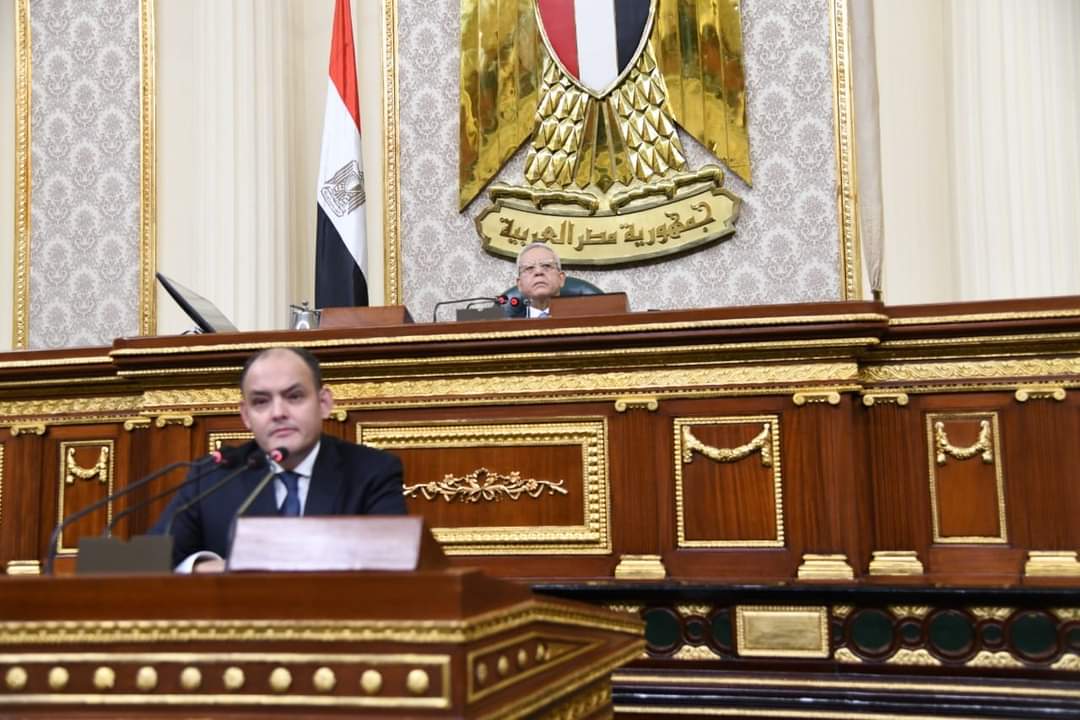 المهندس أحمد سمير وزير التجارة والصناعة امام الجلسة العامة لمجلس النواب