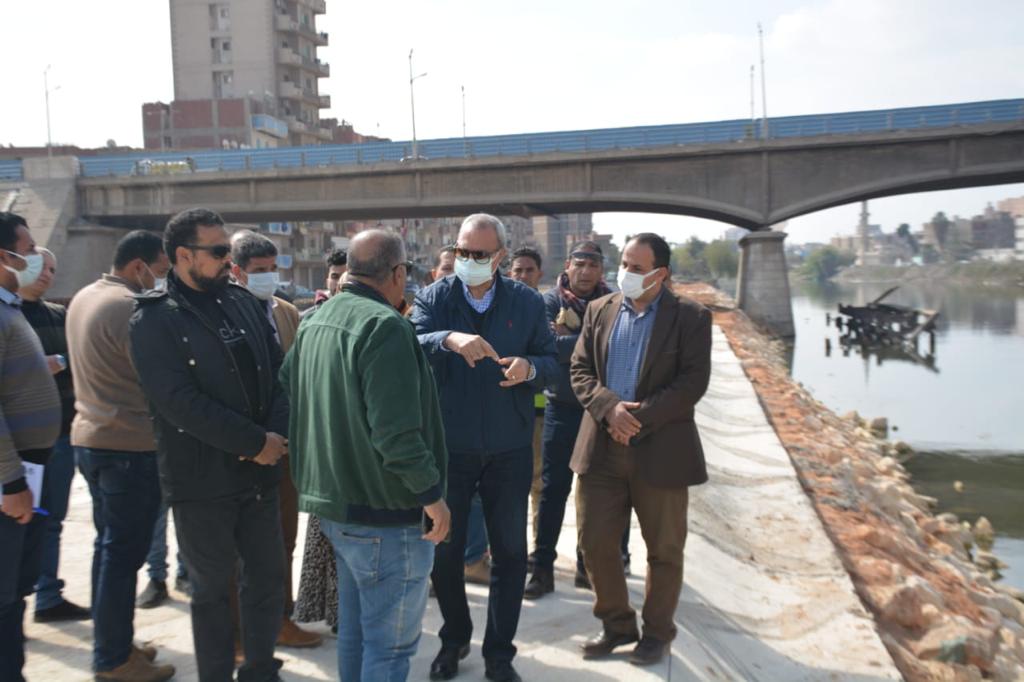 محافظ القليوبية يتفقد أعمال تنفيذ الطريق الرابط بين مدينة بنها وطريق بنها دمياط الحر لدفع الأعمال وتذليل المشكلات ويوجه بإنشاء ممشى واستغلاله في مشروعات للشباب