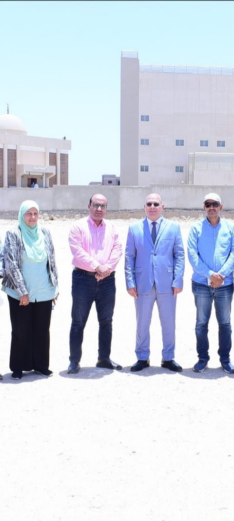 بالصور : رئيس جامعة سوهاج يتسلم أرض مستشفى "الحروق