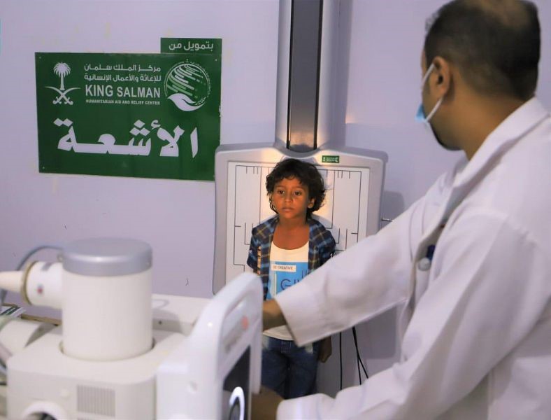 مركز الملك سلمان للإغاثة يقدم خدمات طبية  لمكافحة الأمراض الوبائيةباليمن