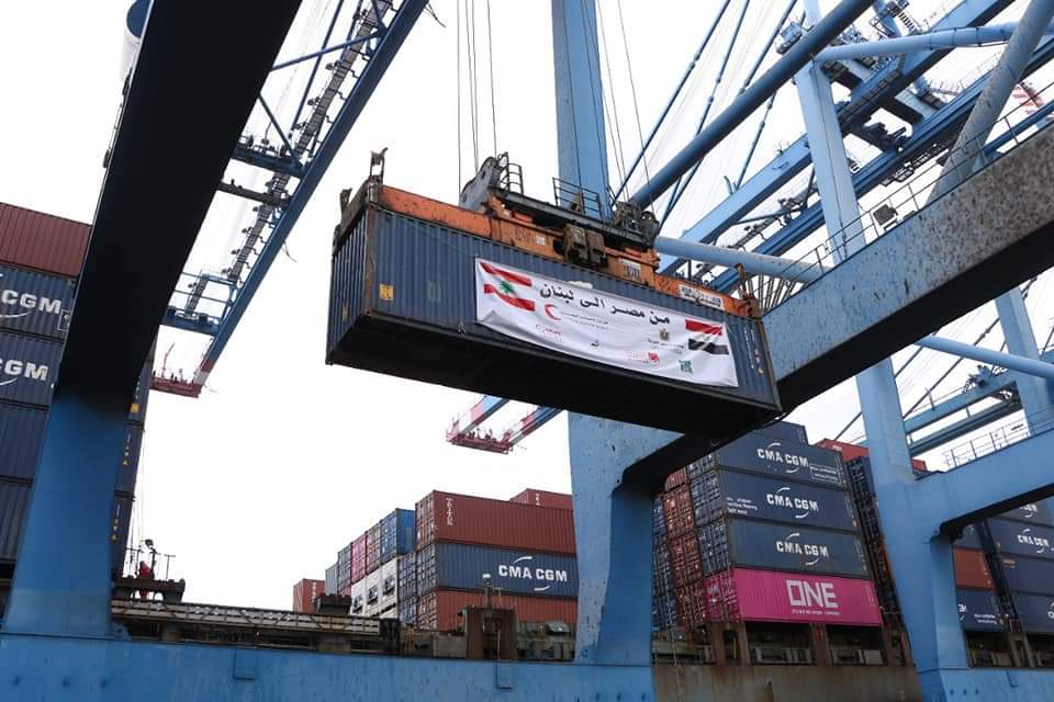 سفينة مساعدات مصرية تغادر ميناء دمياط للأشقاء فى لبنان