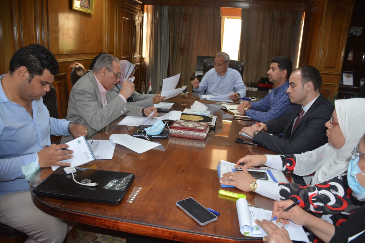 محافظ القليوبية يعقد اجتماعا لمتابعة منظومة المتغيرات المكانية مؤكدا على ضرورة القضاء على أي تعديات في المهد مع عقاب المقصرين