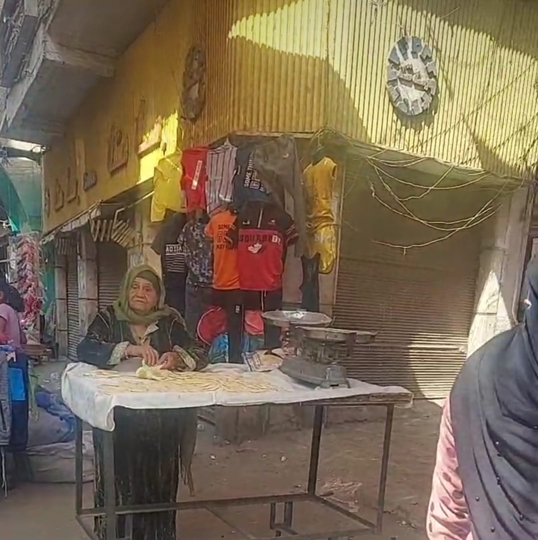 بالصور : أهالى المنيا بالصعيد يحتفلون بقدوم شهر رمضان