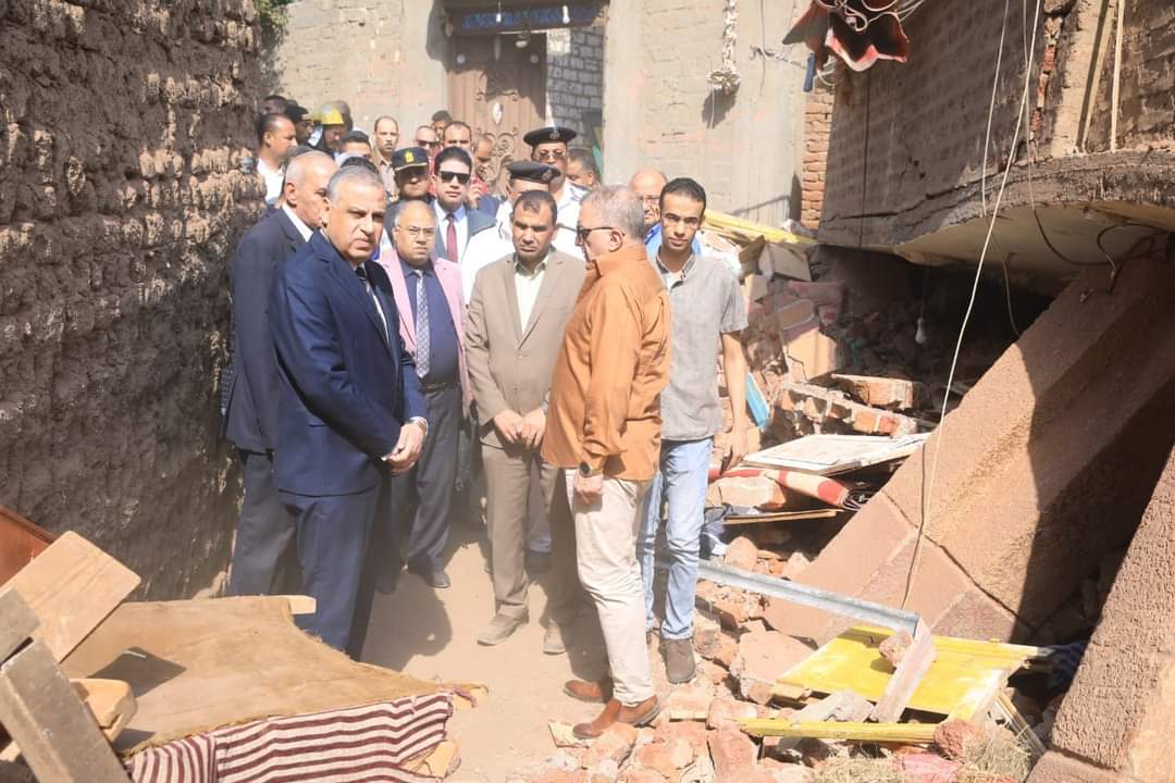 مصرع 3 أشخاص في انهيار منزل بسوهاج 