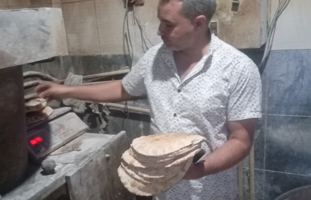 ضبط 2 طن سكر مجهول المصدر ومخبز لتجميعه 160بطاقة تموينية لتحقيق أرباح غير مشروعة وتحرير 77محضر تموينى متنوع. 