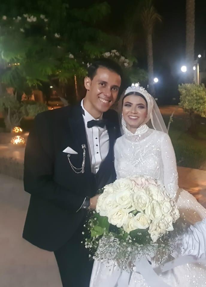 بالصور..زفاف ياسمين على النقيب محمد