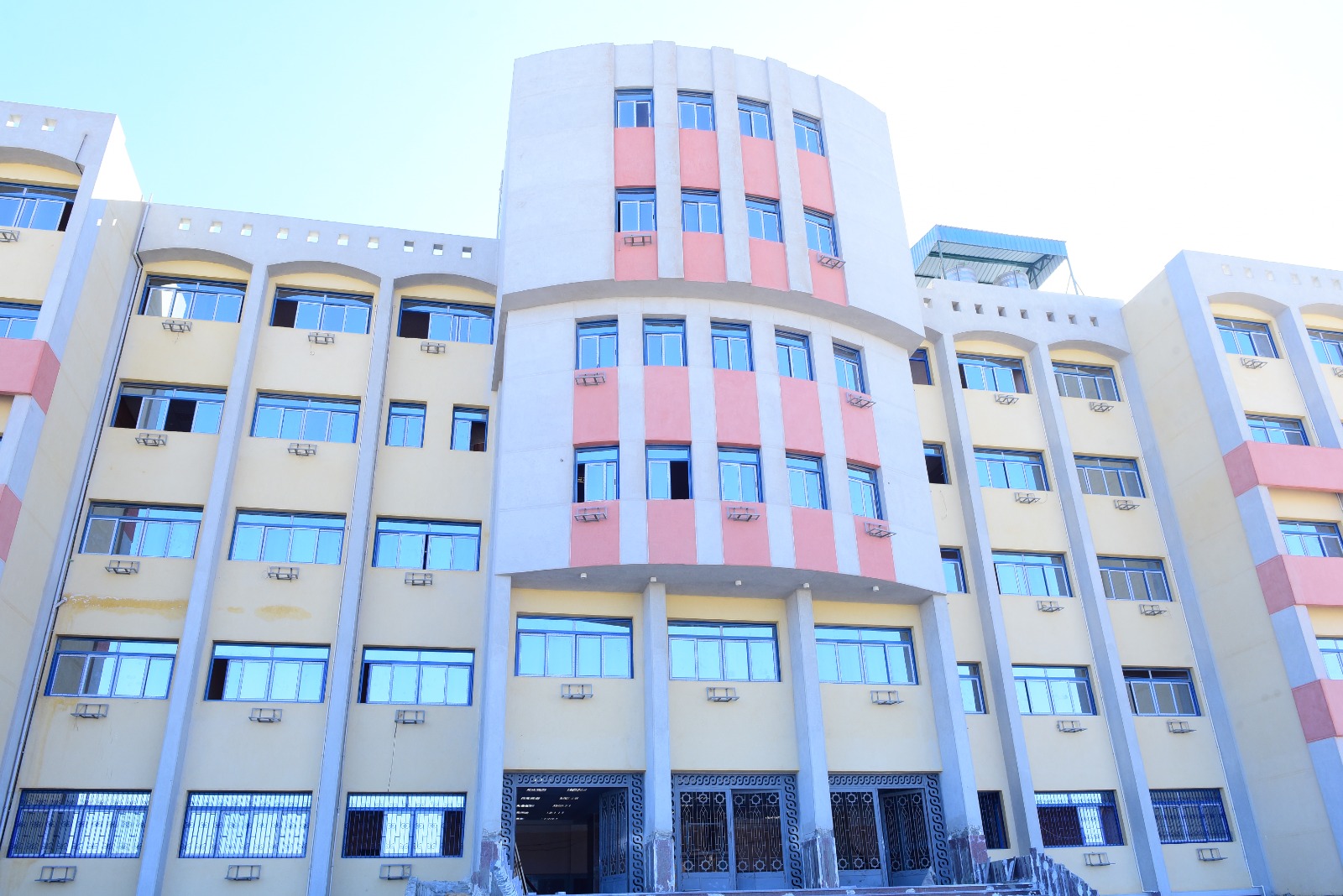 النعماني...كلية طب الأسنان الجديدة بتكلفتها ١٩٣ مليون جنيهاً 