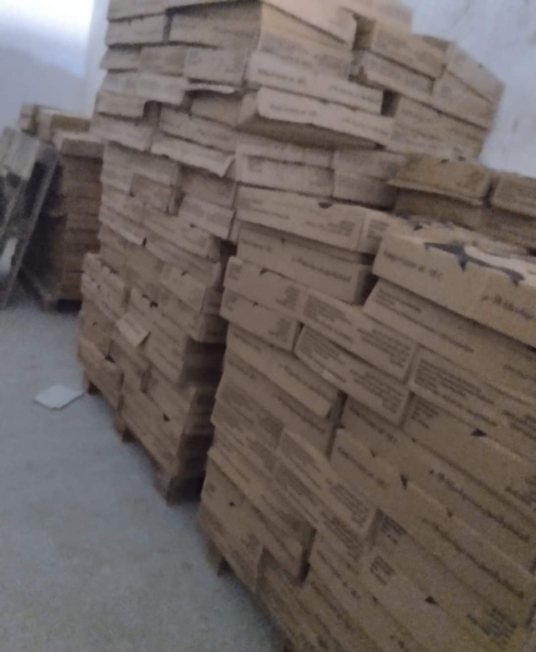 تموين البحيرة...ضبط طن  فراخ مجهول المصدر و 15000 لتر سولار بكفر الدوار 