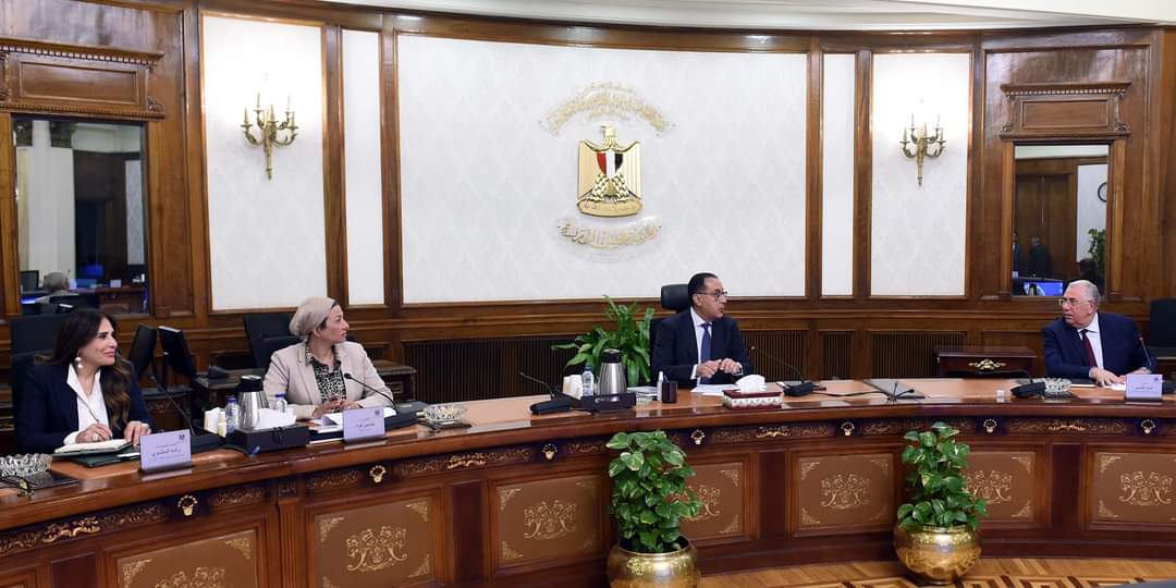 رئيس الوزراء يتابع آليات تعظيم الاستفادة من المخلفات الزراعية فى صناعة الأعلاف