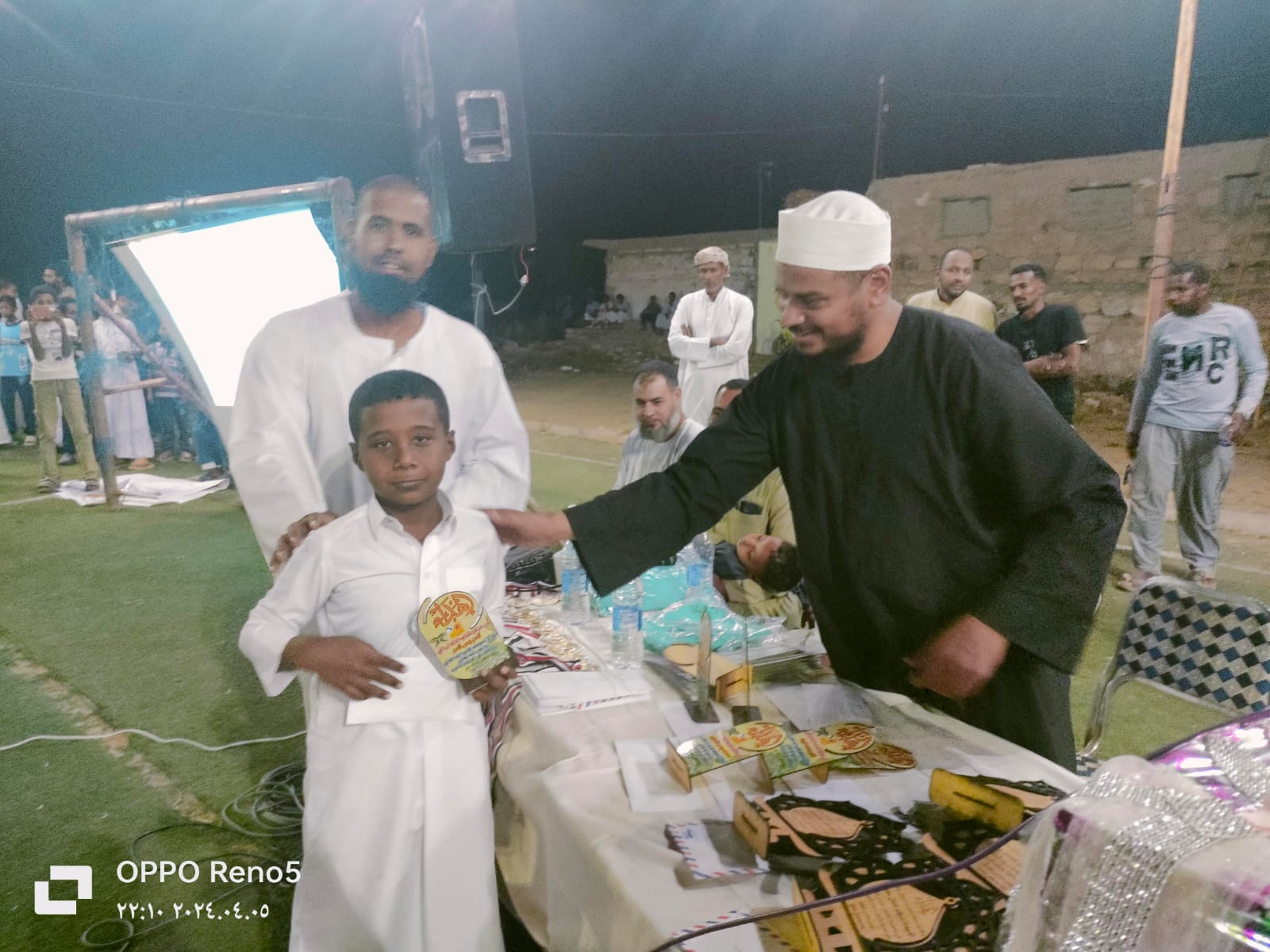 قرية ادندان النوبية تكرم الام المثالية وحفظة  القرآن الكريم في ختام الدورة الرمضانية