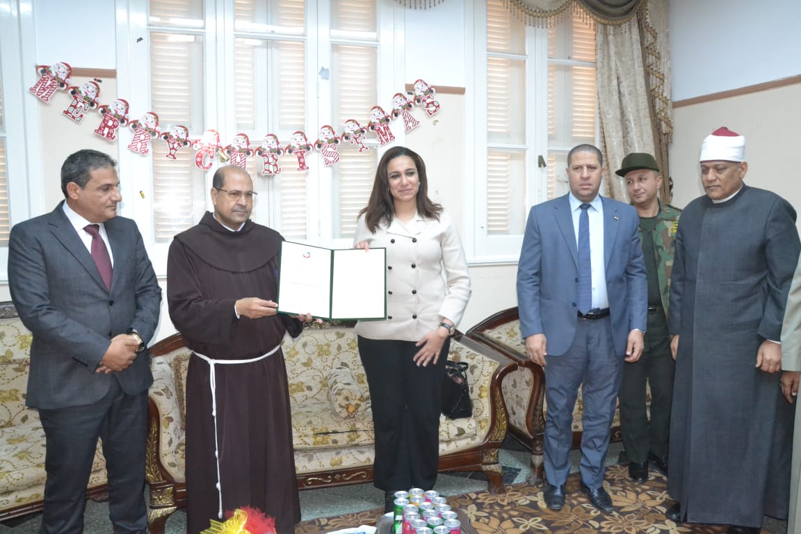 بلبع فى كفرالدوار لتقدم التهنئة لأبناء الطائفة والكنيسة الكاثوليكية