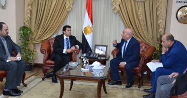 وزير الرياضة يلتقى رئيس اتحاد الكاراتيه