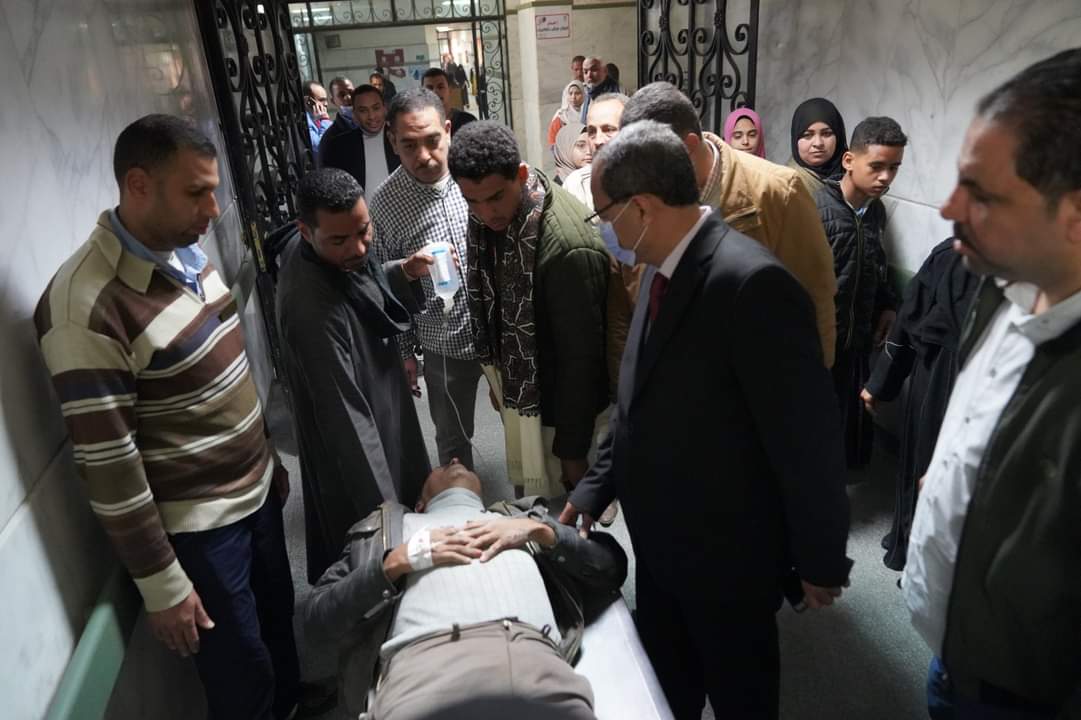 إصابة 10 أشخاص في انقلاب سيارة على طريق الكوامل بسوهاج 