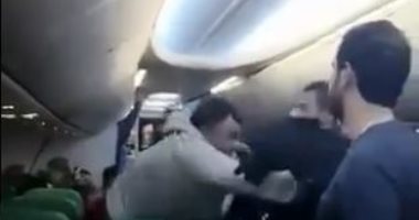 "الله أكبر".. هتاف لمواطن تونسى يجبر قائد طائرة فرنسية على الهبوط