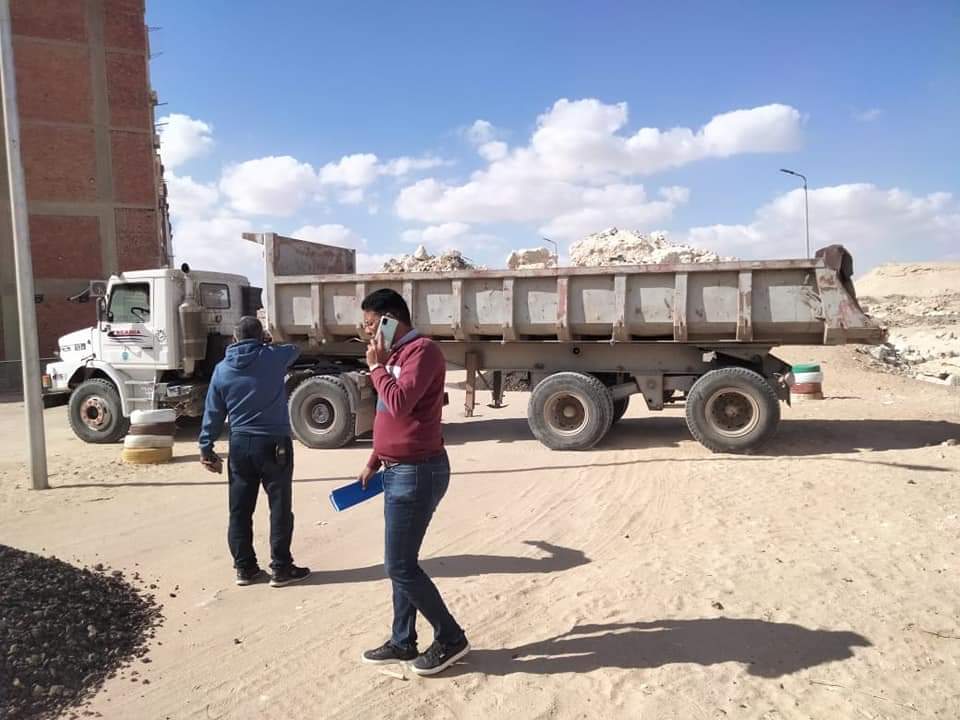 حملات نظافة مكثفة في مختلف أحياء مدينة الغردقة 