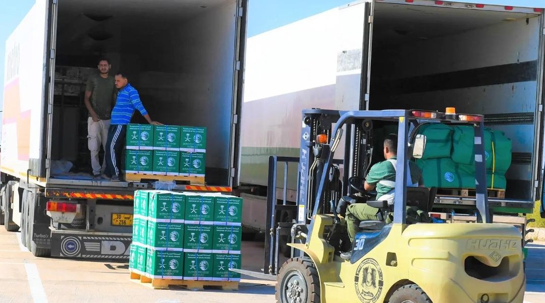 وصول الطائرة الإغاثية السعودية الرابعة إلى ليبيا لمساعدة المتضررين من الفيضانات