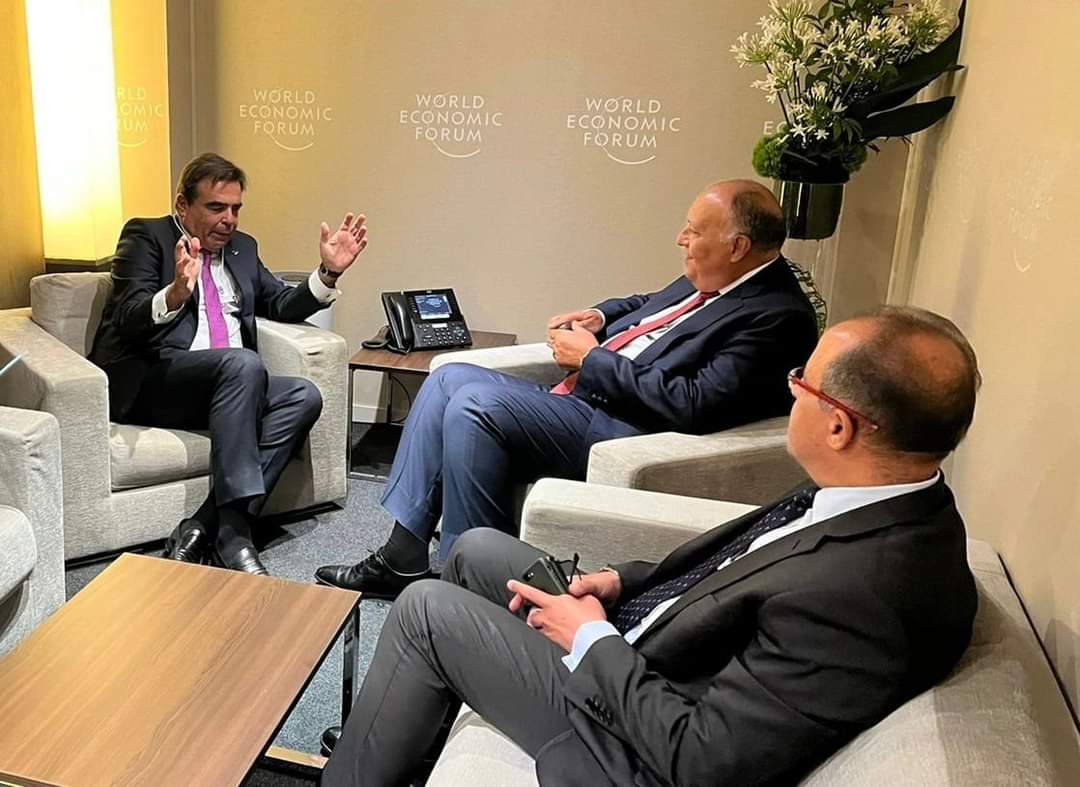 وزير الخارجية يلتقي نائب رئيس المفوضية الأوروبية مفوض الترويج لأسلوب الحياة الأوروبي