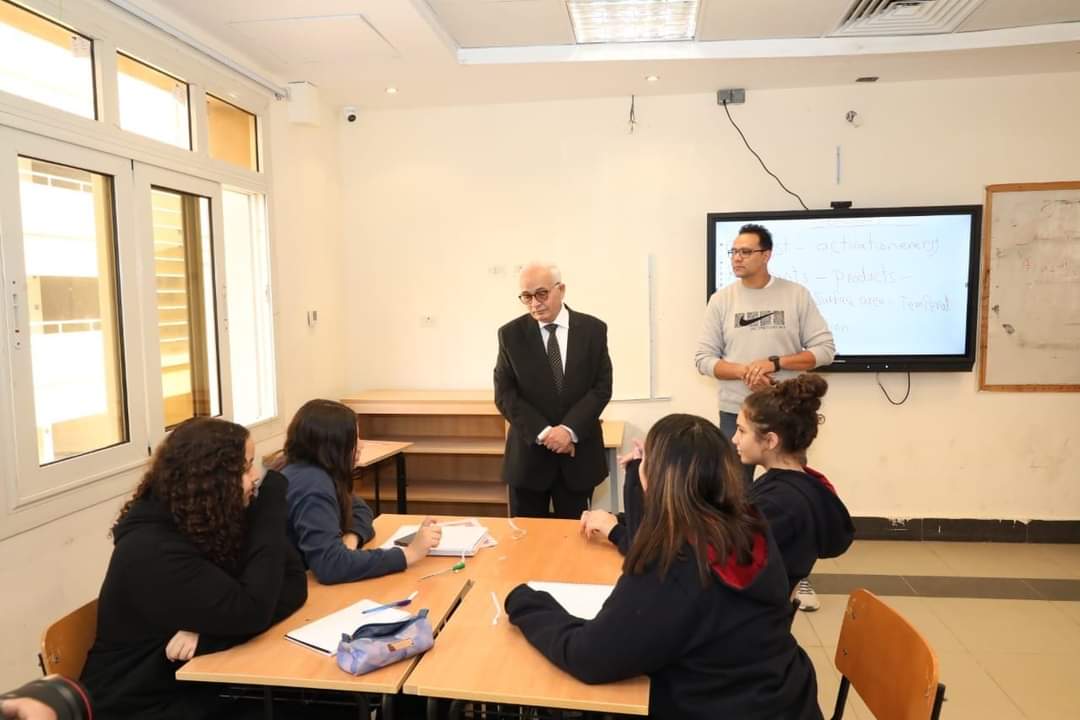وزير التربية والتعليم يتفقد مدرسة النيل المصرية الدولية بالعبور لمتابعة انضباط سير العملية التعليمية 