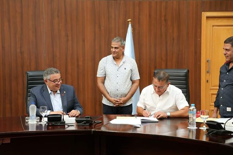 توقيع عقد تجديد استغلال وإدارة فندق ميراكي ملك المحافظة بالغردقة