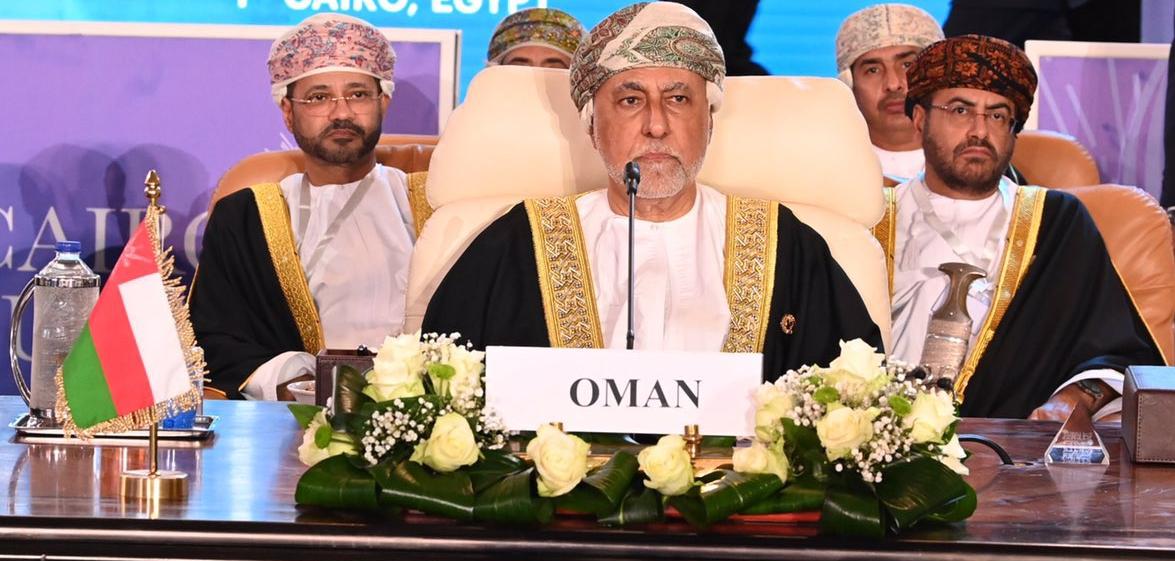 بن طارق ... سلطنة عمان ترفض التصعيد العسكري الاسرائيلي على قطاع غزة وصول المساعدات الانسانية إلى غزة