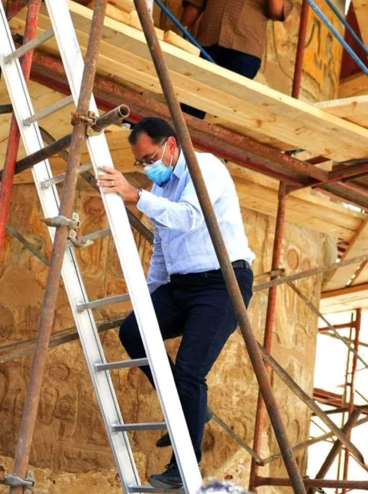 مدبولي:  يتفقد مبنى الركاب 2و3 بمطار القاهرة بعد عودته من الاقصر