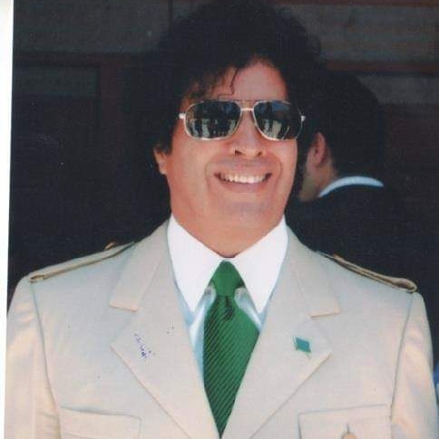 قذاف الدم: تونس ولدت من جديد وأحيي صمود قبائلها