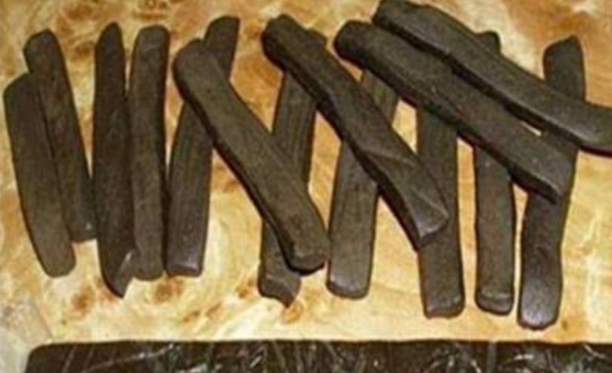 حبس ثلاثة أشخاص 4 أيام تم ضبط بحوزتهم 600 طربة حشيش بالبحيرة