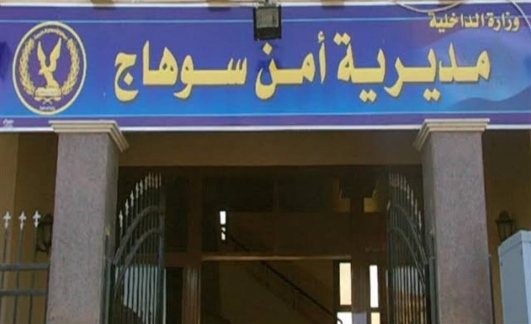 بسبب لعب العيال...عامل يهشم رأس جاره بسوهاج 