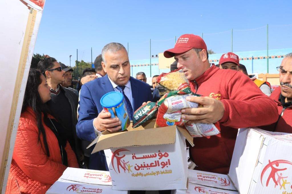 محافظ سوهاج يتفقد فعاليات القافلة الشاملة بقرية أم دومة بمركز طما 