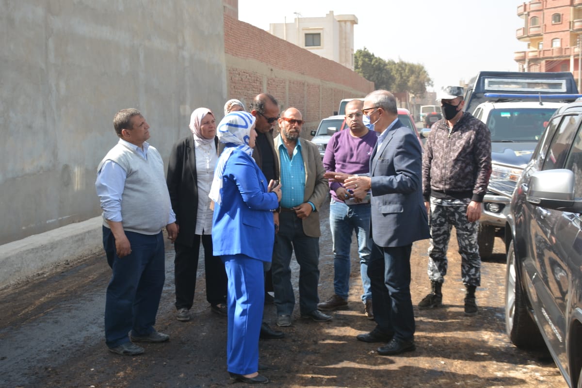 محافظ القليوبية يتفقد أعمال رصف وتطوير طريق ابو الغيط واعمال رصف محور الباسوسية بمدينه القناطر الخيريه ومتابعه اعمال رصف كوبري المصنع الحربي ضمن اعمال تطوير المرحله الثانيه لشارع فريد ندا