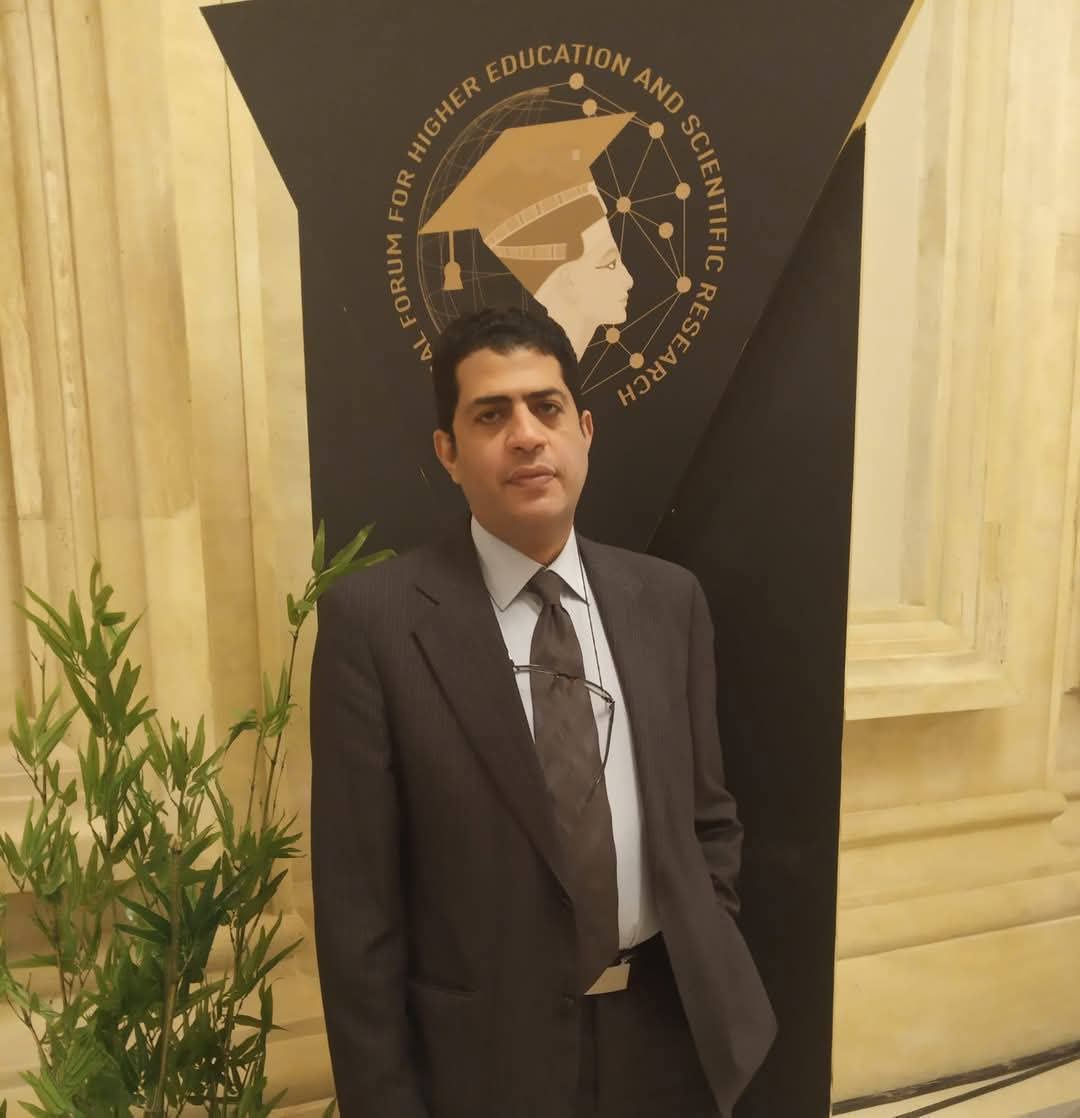 بالصور : تكريم الدكتور عمر عبد الفتاح من اتحاد المجامع العلمية لإسهاماته في إنجاز المعجم التاريخي للغة العربية