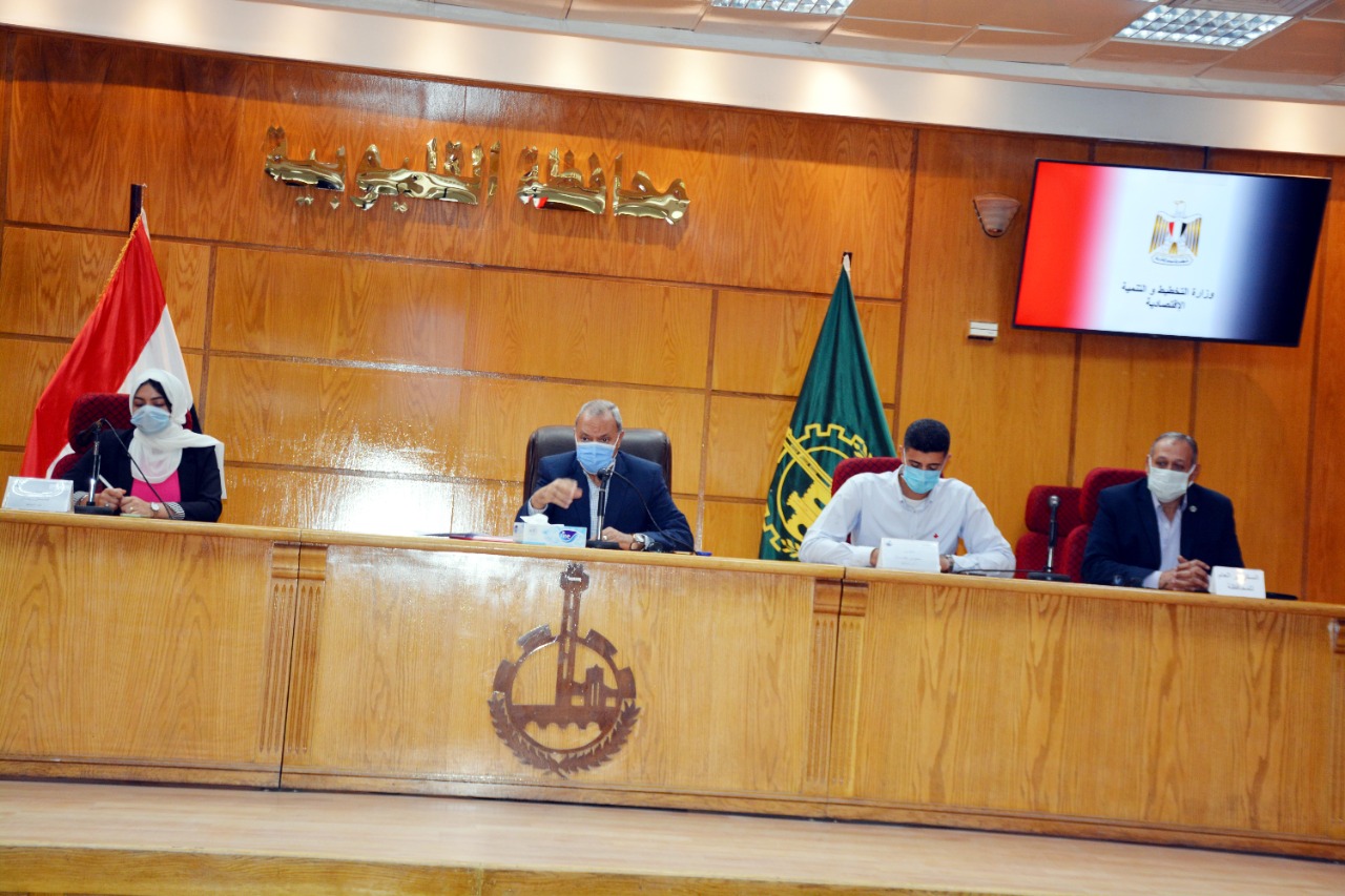 محافظ القليوبيه يعقد اجتماعا لمناقشه تطبيقً منظومة التحول الرقمي ميكنة إدارات ديوان عام المحافظه وربطها بالوحدات المحليه