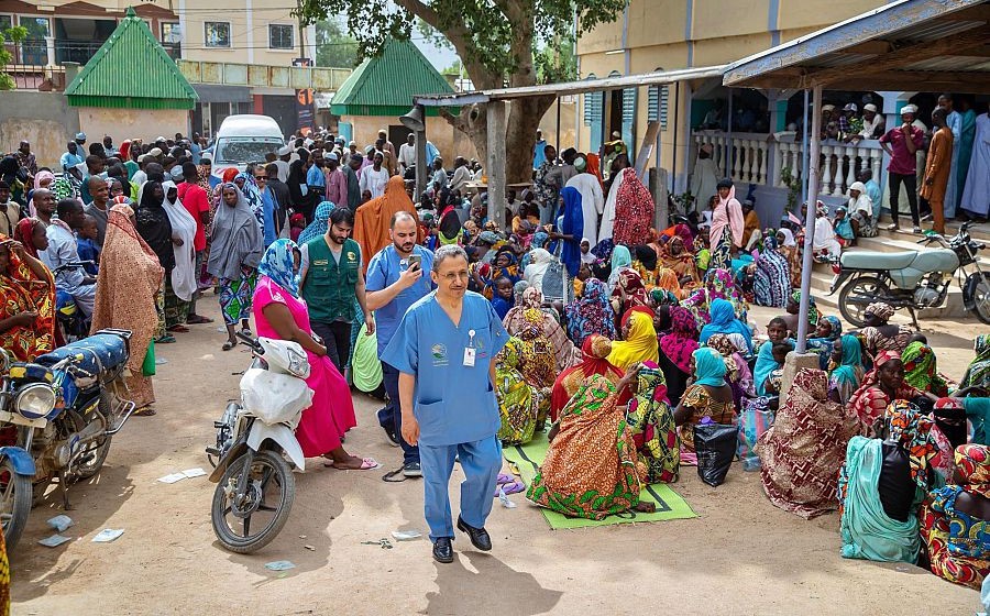 مركز الملك سلمان للإغاثة يواصل تنفيذ البرنامج الجراحي في مدن جمهورية الكاميرون