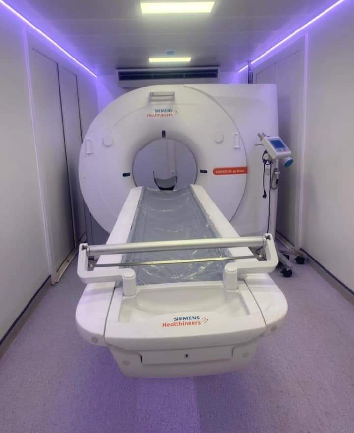 لأول مرة في سوهاج...وصول وتشغيل وحدة الأشعة المقطعية المتنقلة بمستشفى طهطا العام