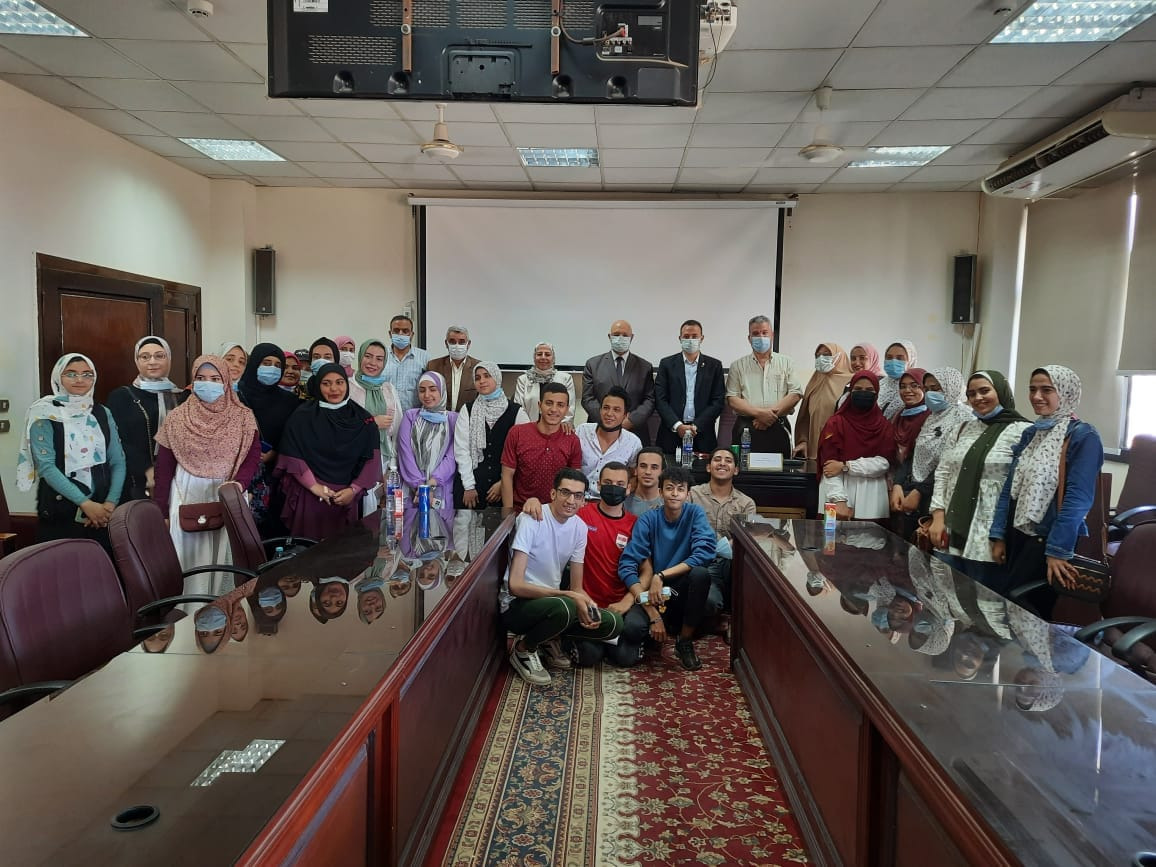 ندوة بتربية بنها عن محو الأمية فى قرى شبين القناطر ضمن مبادرة حياة كريمة